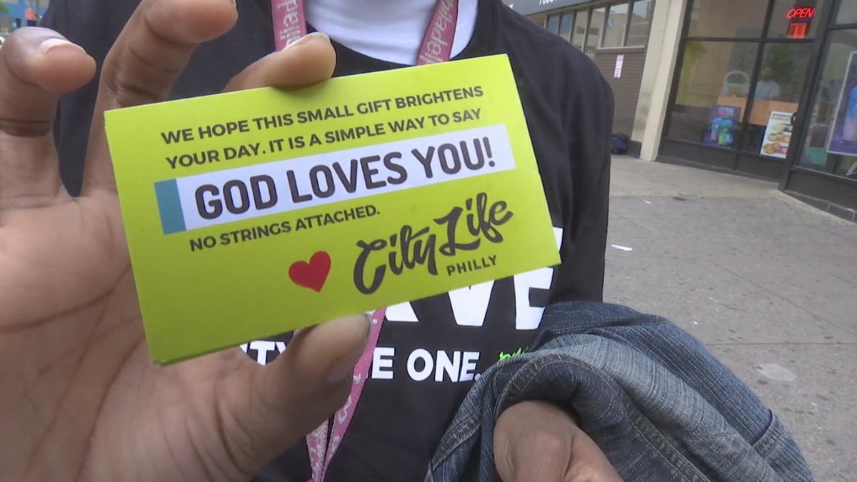 NBCPhiladelphia's tweet image. WATCH: @CityLifePhilly gives back to community through #servolution campaign. @drewsmithtv has the details: on.nbc10.com/8e3ea6w