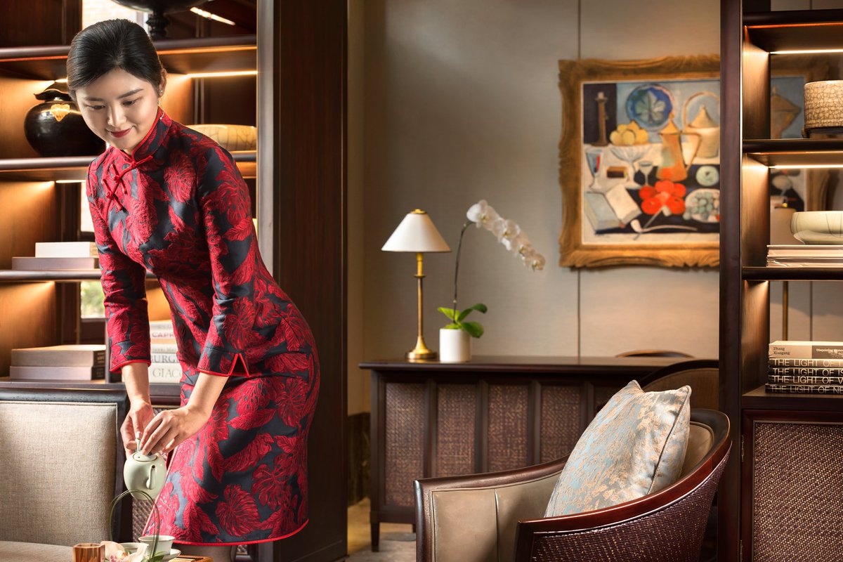 #meettheteammonday - our Capella Personal Assistants are on hand to provide bespoke service for a hassle-free stay. 

#truecapella #bespokeservice #capellashanghai #luxury