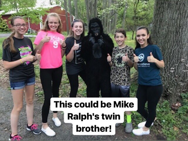 trinityyouthmh's tweet photo. A few pics from our Reverse Scavenger Hunt tonight. Check back for all the fun pics from our photo scavenger hunt teams. #reachyouth #reversecaption #scavengerhunt https://t.co/jfxmtTtUr9