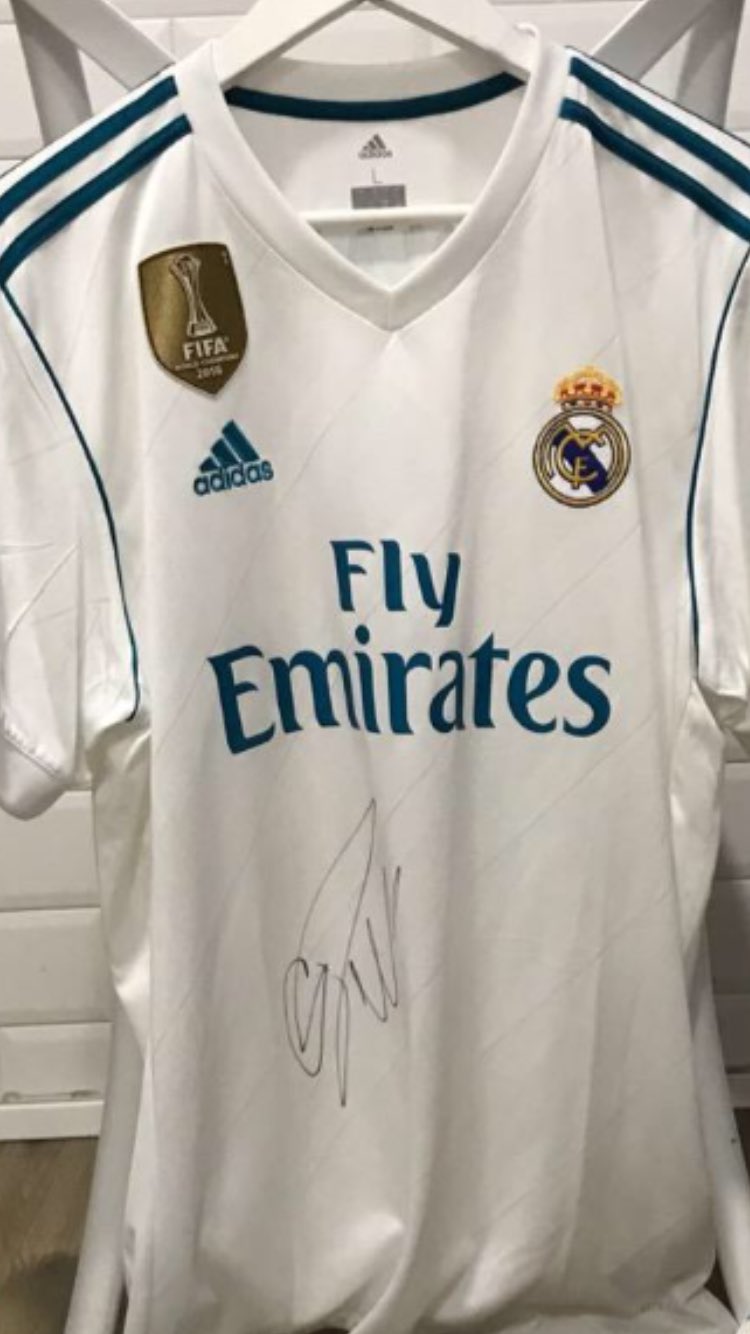 vaso A tientas lanzador COAMI MADRID on Twitter: "Ya tenemos la camiseta firmada por Cristiano  Ronaldo para la rifa solidaria de Madre Esperanza!!!! No te quedes sin  ellas!!!!! https://t.co/iHP71TCfRf" / Twitter