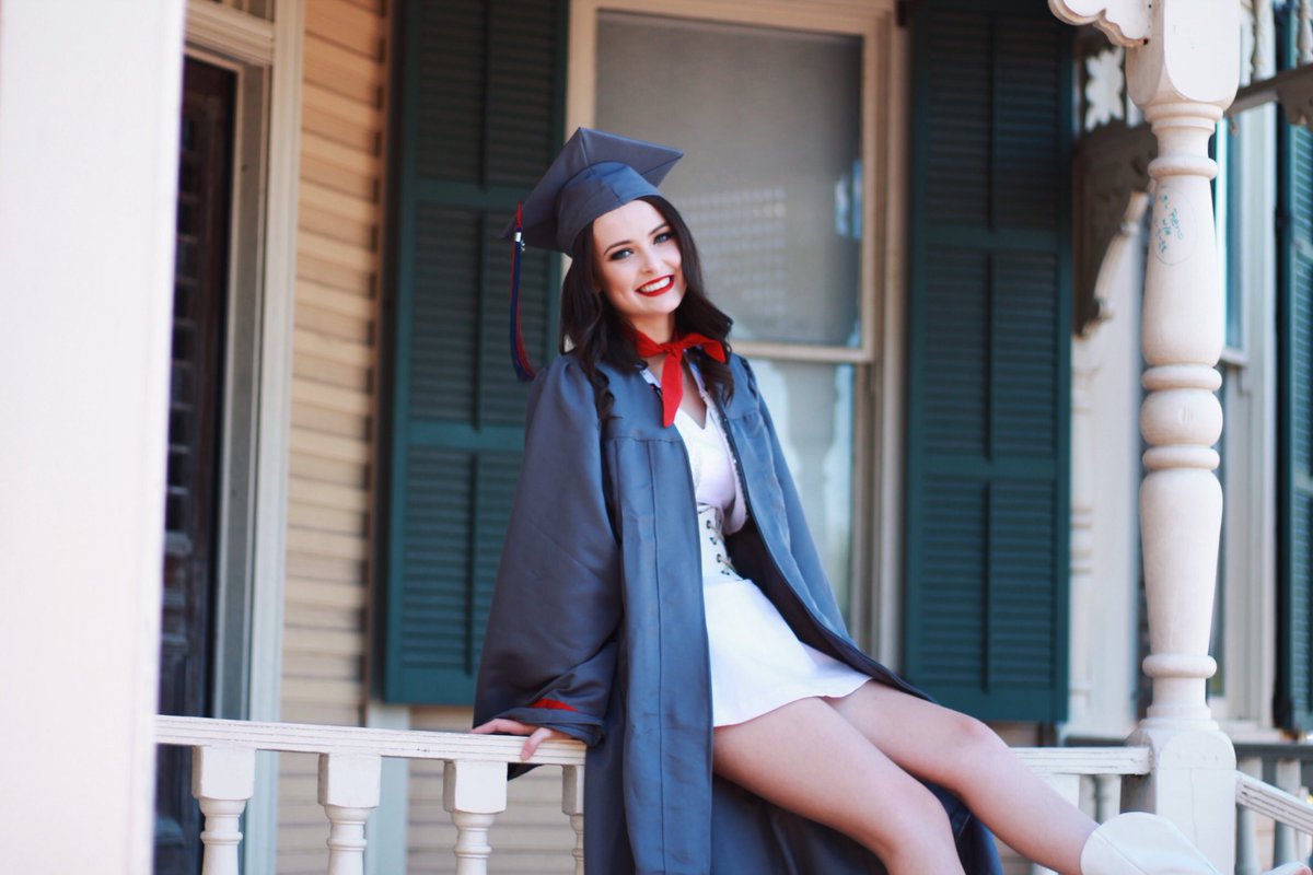 malainamariee's tweet photo. 🤩by the grace of god &amp; quizlet i will be graduating on june 2nd!!🤩 https://t.co/vsgTVIop8y