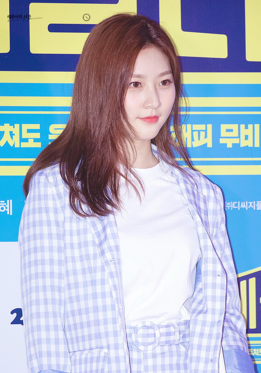 time_of_saeron's tweet photo. 180504  레슬러 VIP 시사회 (3/4)

서울 잠실 롯데시네마 월드타워점에서 오후 8시 22분의 새론이 💘

#김새론 https://t.co/WE9XaJJt31