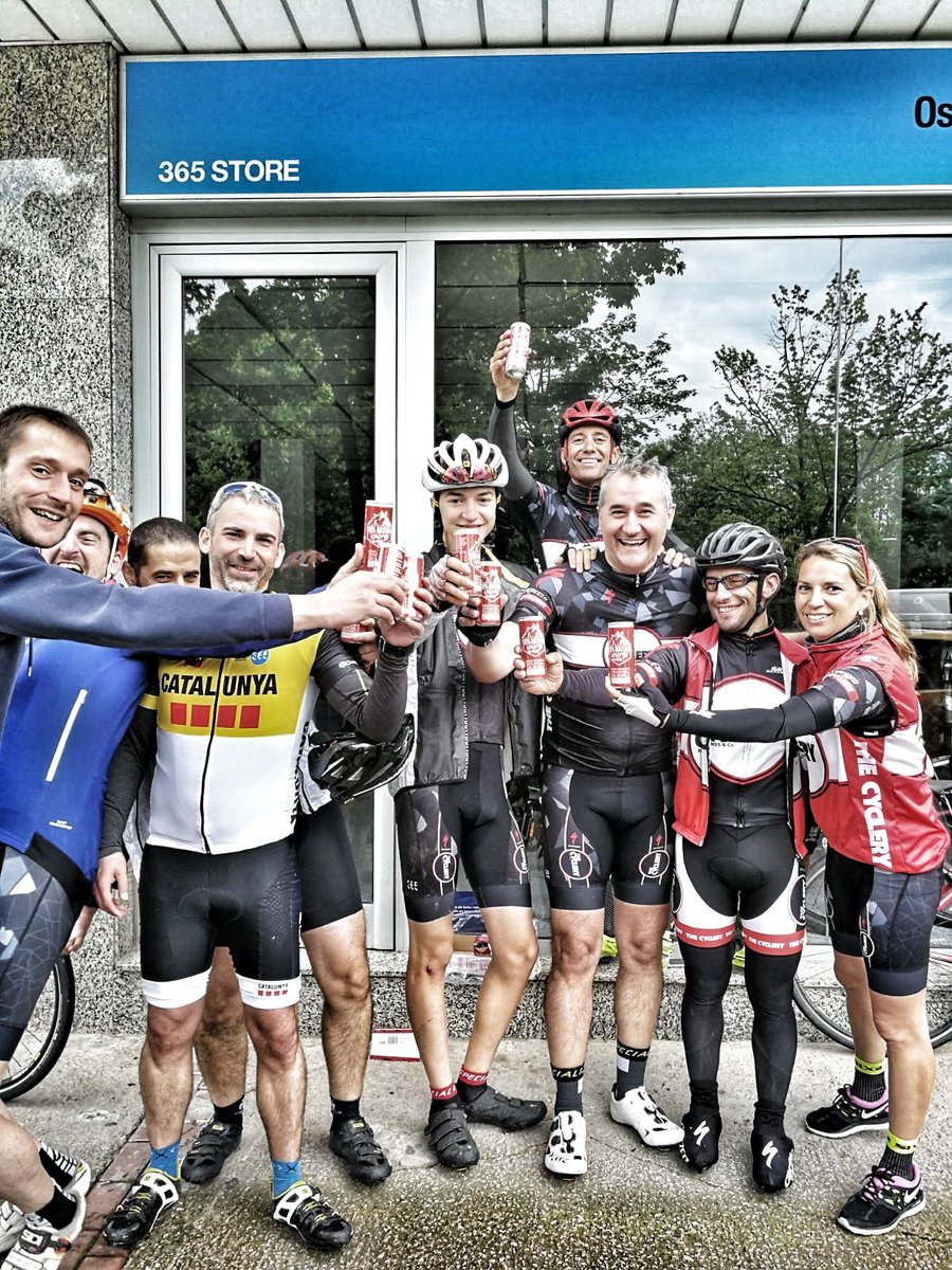thecyclery_es's tweet photo. Bon dilluns #bikers comencem setmana😍🚴 amb foto de la sortida d'ahir, amb la motivació del mestre @gerardfarres i l'energia de @Pansalud_Energy #gaaaassss #som365 @Osona365 @som_365 @triskel365 https://t.co/6F0uCzp7AY