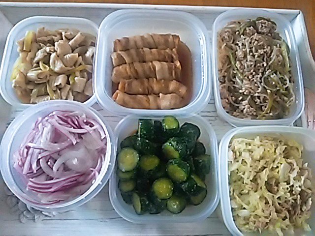 msk8127's tweet photo. @mariegohanつくりおき食堂まりえさんのレシピで何品か作りました。
＃いきなりチャプチ��
＃厚揚げの豚肉巻南蛮
＃やみつき無限キャベツ
チャプチェは予想以上に美味しくて翌日にまた作りました。 https://t.co/hXyy0loesm