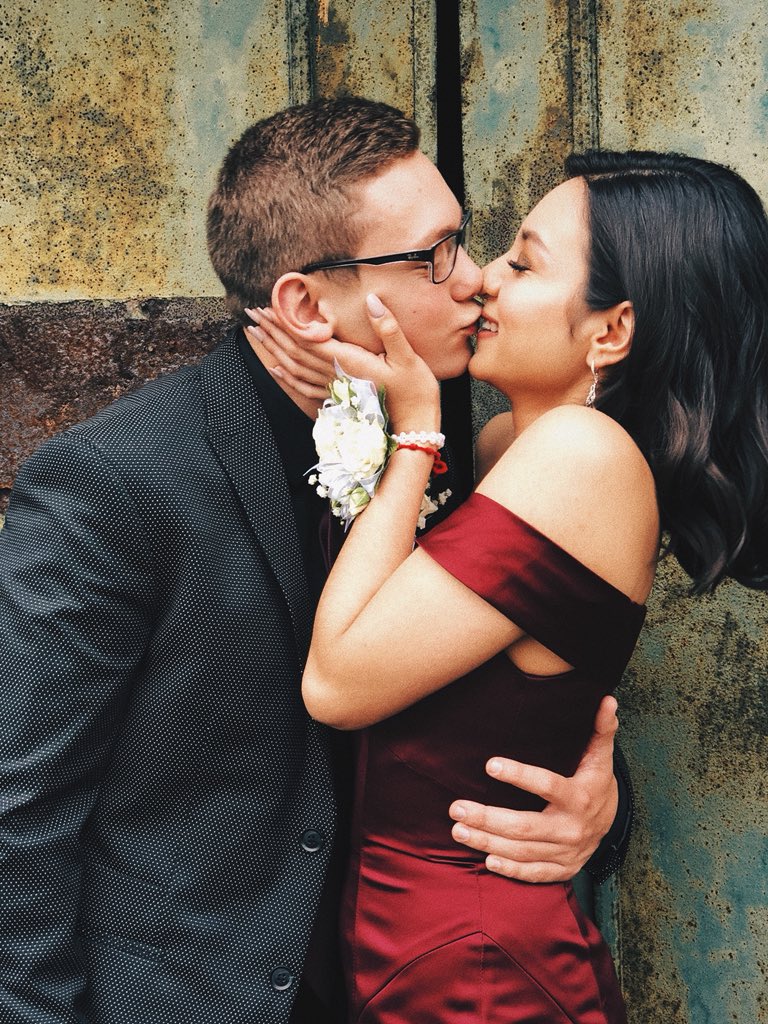 melaniegrca's tweet photo. Just want to say thank you to my handsome date ( @owenjperk 😉) for an amazing prom night💫 i love you♥️ https://t.co/NQj7pfcvcA