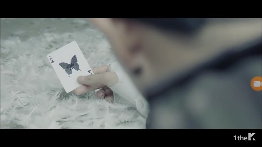 lullabie11's tweet photo. The butterfly flutters theory..
While I watched black butler..I found it🍃🍀
Just one act, but have much effects..
Its about Jin ?
@BTS_twt #Singularity #Singularitytheory https://t.co/qURa8u184U