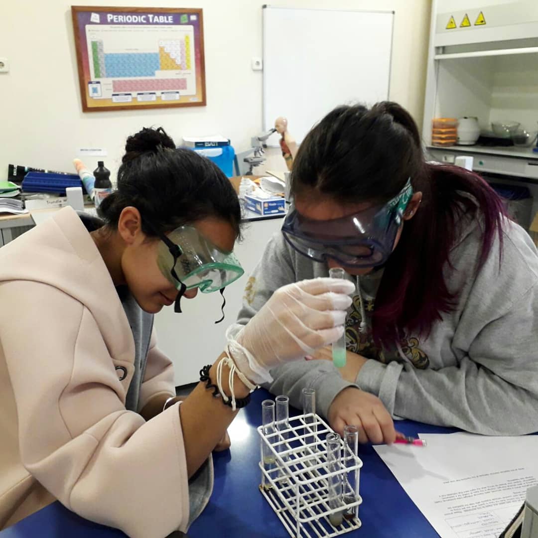 ES_School_Bcn's tweet photo. #Science was the #theme of Friday. #12thgraders did a metal #reactivity #experiment in #Chemistry while our #youngest #2ndgraders made #weather vanes to #observe our #environment. #esinternationalschool #STEM #futurescientists #sciencestudents #science #scienceiscool https://t.co/XgxJ7YOz1N