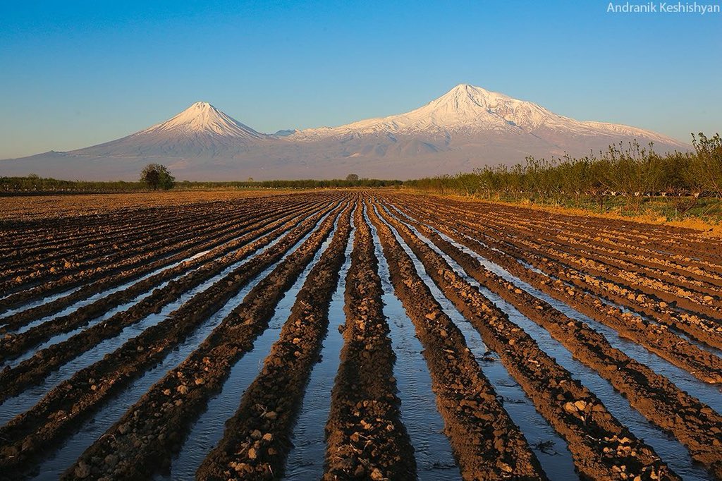 armenia's tweet photo. Good morning🌞 from #Armenia!
Let’s meet the beginning of a new week in high spirits! https://t.co/larzRDOaYV