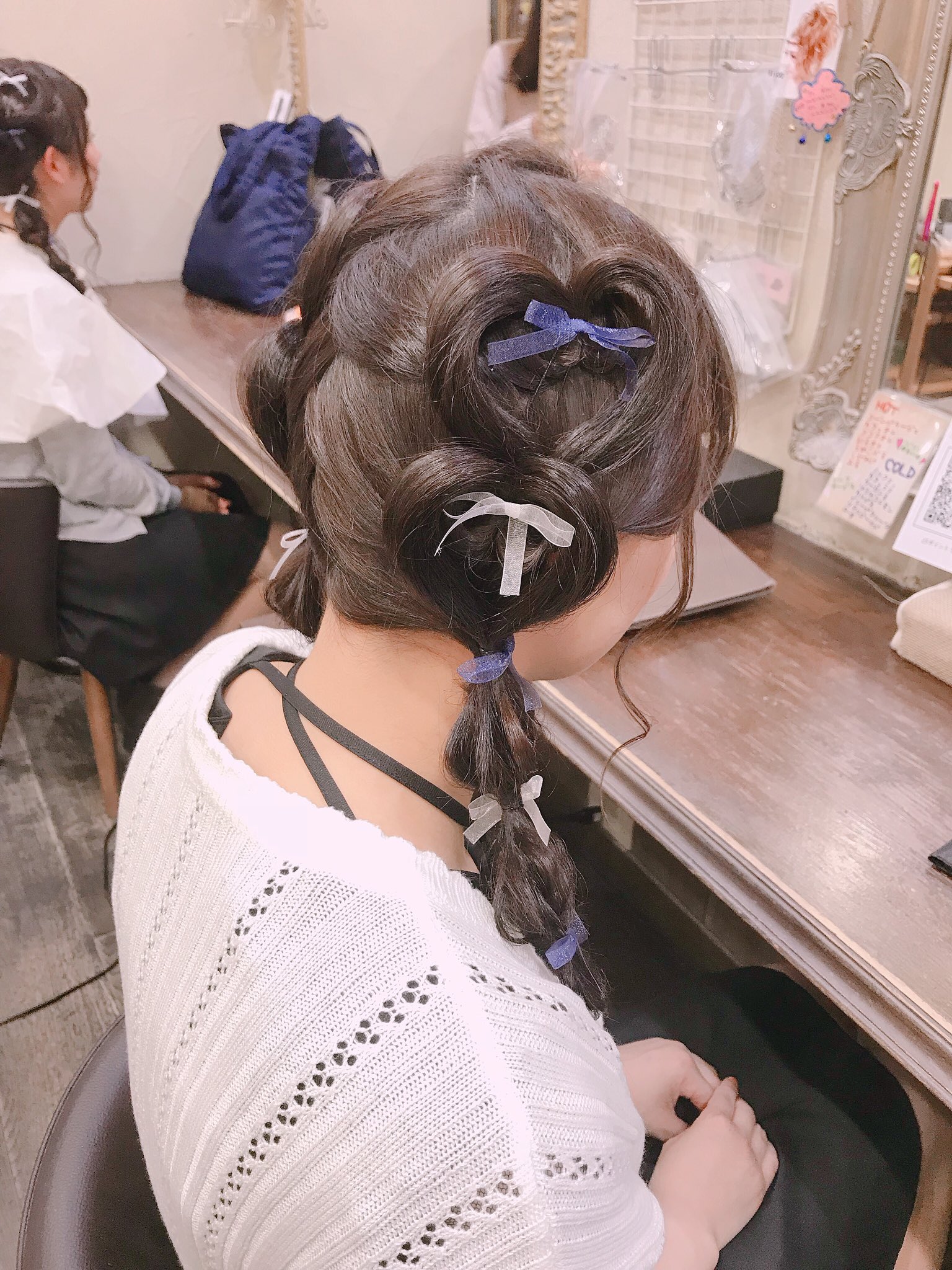 心斎橋 ミナミ セットサロンエース Twitterissa 昨日でnewsのコンサート終わったよ ヘアセットも可愛いスタイルいっぱいさせていただきました ヘアセット ヘアメイク セットサロン オタクヘア ヘアメ コンサートヘア ジャニオタ ハート ハートヘア News