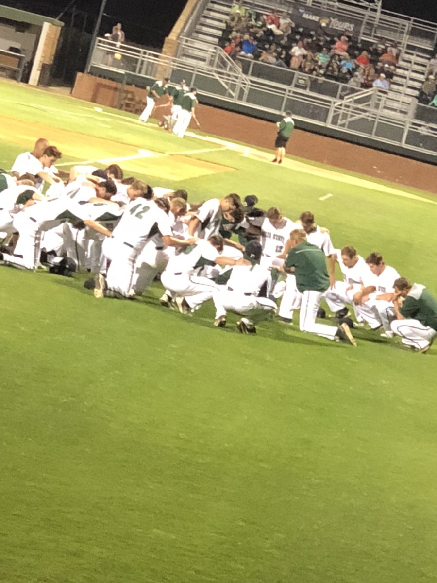coachbeall07's tweet photo. It’s such a pleasure to watch @DeltaStateBSB guys play!! 💚 #DeltaBoys #GSCTournament https://t.co/1rlZnwclvM