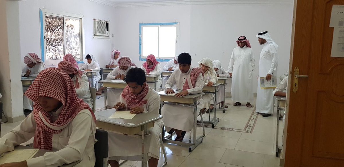 د الميمن يتفقد لجان المقابلات الشخصية في المعاهد العلمية