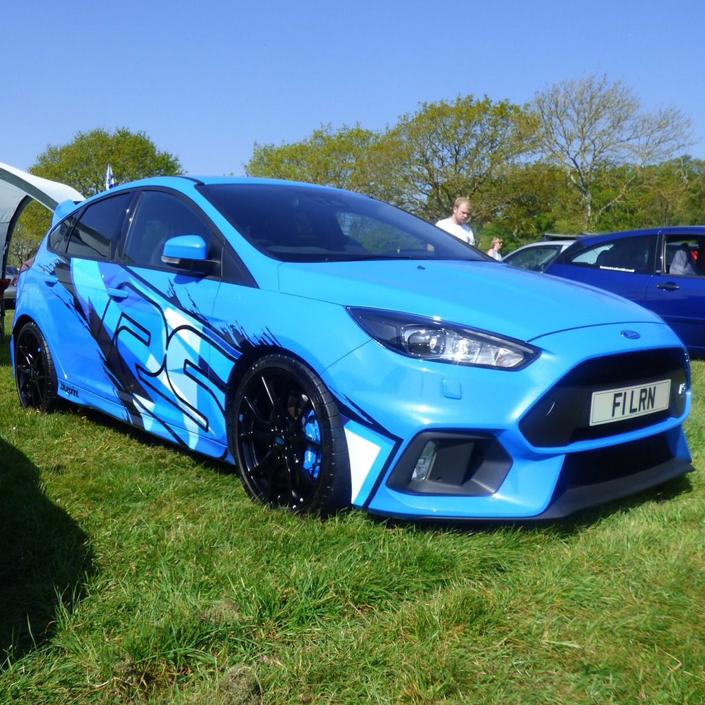 Loz_RacingCrazy's tweet photo. Had to post this picture that a member of #HampshireFordGroup took! Love it, one of my favourite pictures of the car 😍
#SimplyFord
#mountune #carshow #clean #autofinesse #glisten #spraywax #meguiars #tyreshine #autoglym #fastglass #cargirl #carlifestyle #fordperformance https://t.co/jo5bhpyC4l