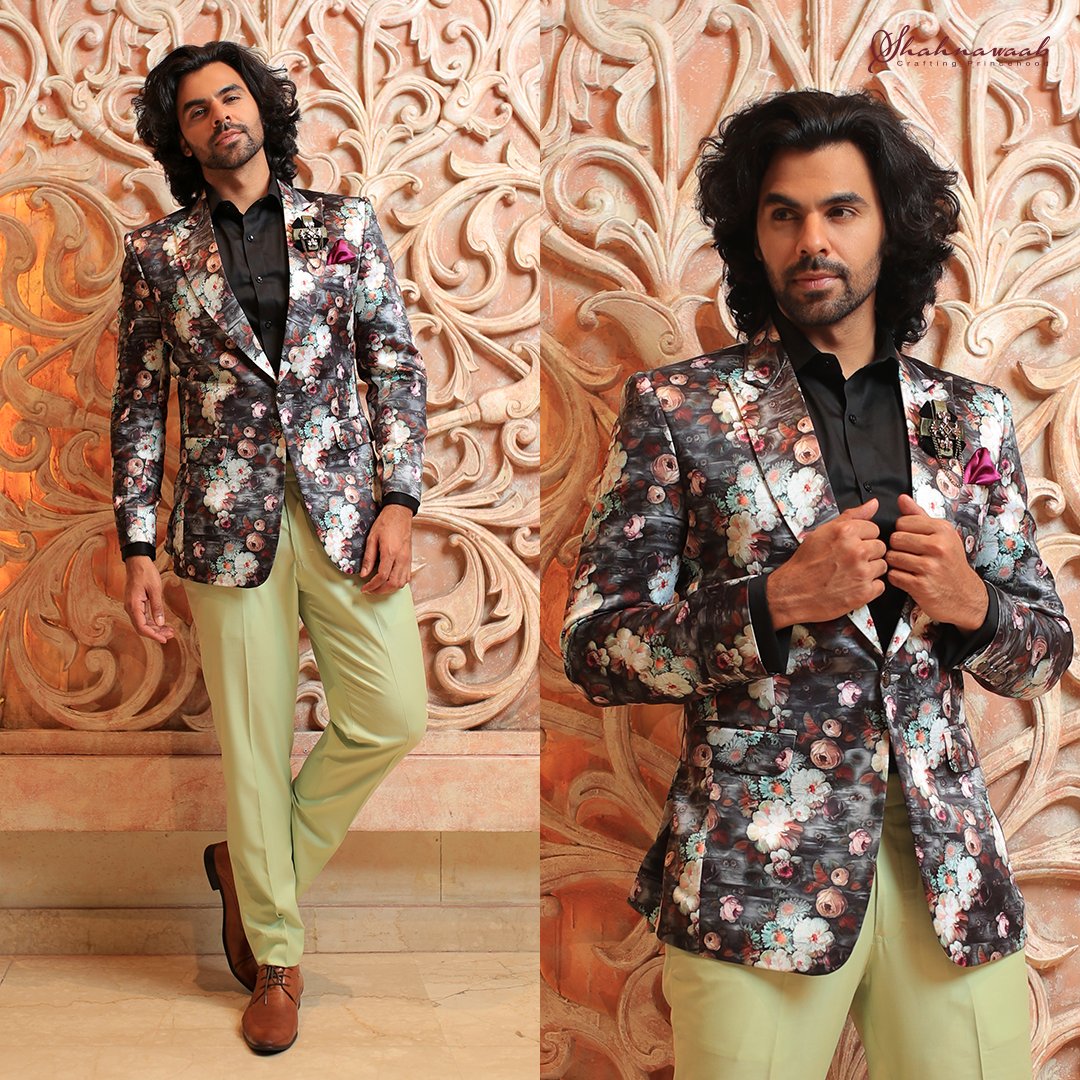 sshahnawaab's tweet image. A vibrant &amp;amp; #floral printed Jacket is a dress to impress on special occasions.We do suggestive selling to give an outlook that matches your attitude #Shahnawaab #Laatsaab Visit: bit.ly/2FrTaw7 #craftingprincehood #Mensfashion #handcrafted #handcraftedinindia @iankitraaj