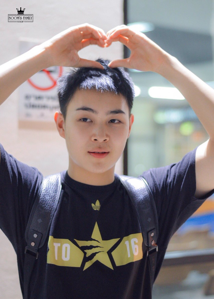 🍀เปิดเทอมวันแรก เป็นอย่างไรบ้างนะ😚 

<a href="/BoomKrittapak/">Boom Krittapak</a> 
#BoomKrittapak