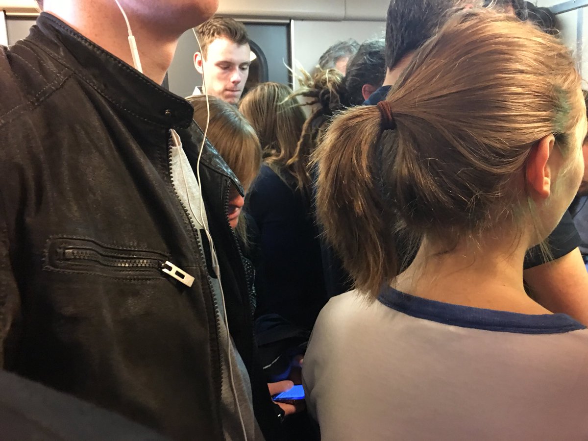 Jorisveger's tweet photo. @NS_online sinds een week weer met de trein naar werk maar ben er nu al klaar mee. Elke dag staan in de spits! Hilversum-Adam zuid 0823 https://t.co/p8WlpQaKK7