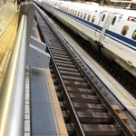 線路が陥没した？!東京駅の線路が陥没しててびっくりｗ