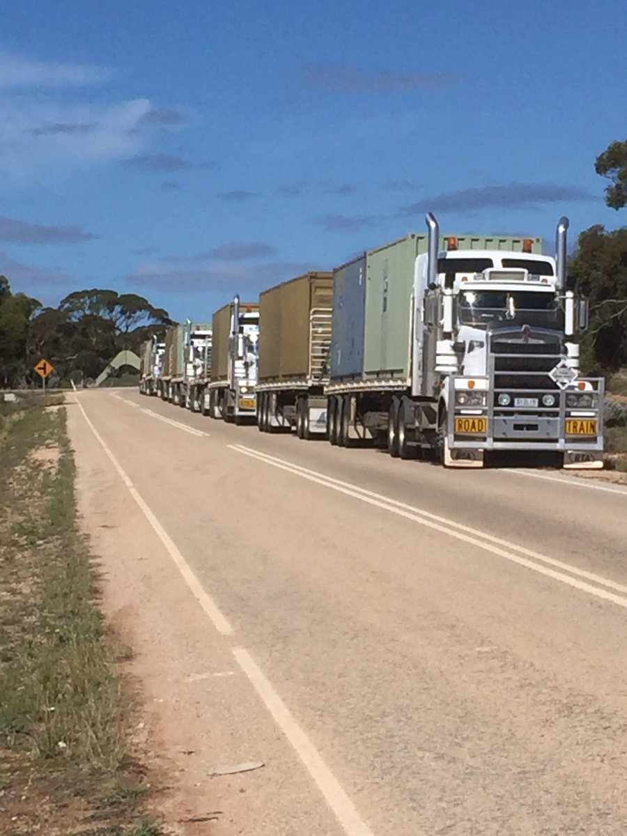 lachwell1's tweet photo. 85 TPT TP conducting AACAP (Army Aboriginal Community Assistance Programme) infil Strategic Lift 1 moving 64 TEU 2600Km from RAAF Amberley to Yalata, SA. #9FSB @CO9FSB https://t.co/jlURQiFoQb