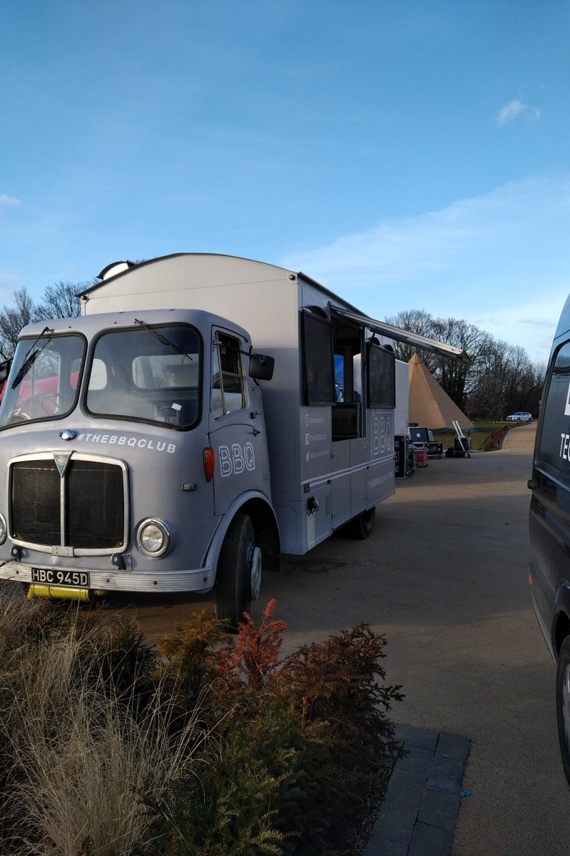 Glorious weather and glorious food from our kitchen in The BBQ Club truck make for a glorious weekend don’t you think? A whole new kind of temporary kitchen!