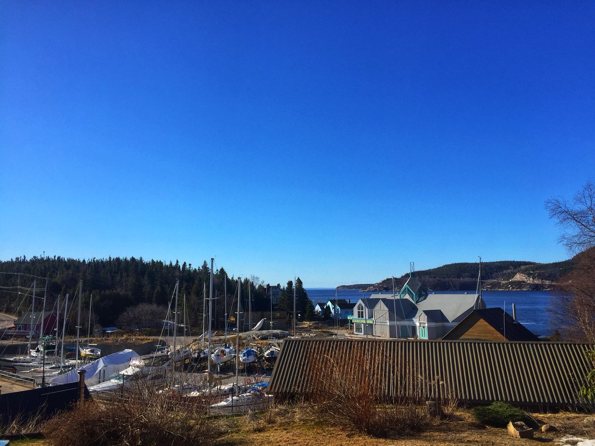 turnipseeds's tweet image. Happy #MondayMorning friends! This is the incredible view I woke up to. Arrived late last night to the B&amp;amp;B in Tadoussac, #Quebec and didn’t realize I was sleeping next to the harbour! #QuebecByTheSea #travel