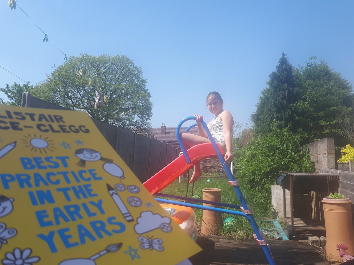 loobylou_88's tweet image. A good read of Alister Bryce-Clegg @ABCDoes and some sunshine... #personaldevelopment #readyfornewchallenges #maturestudent #universityofwarwick #earlychildhood #bestpractice #eyfs