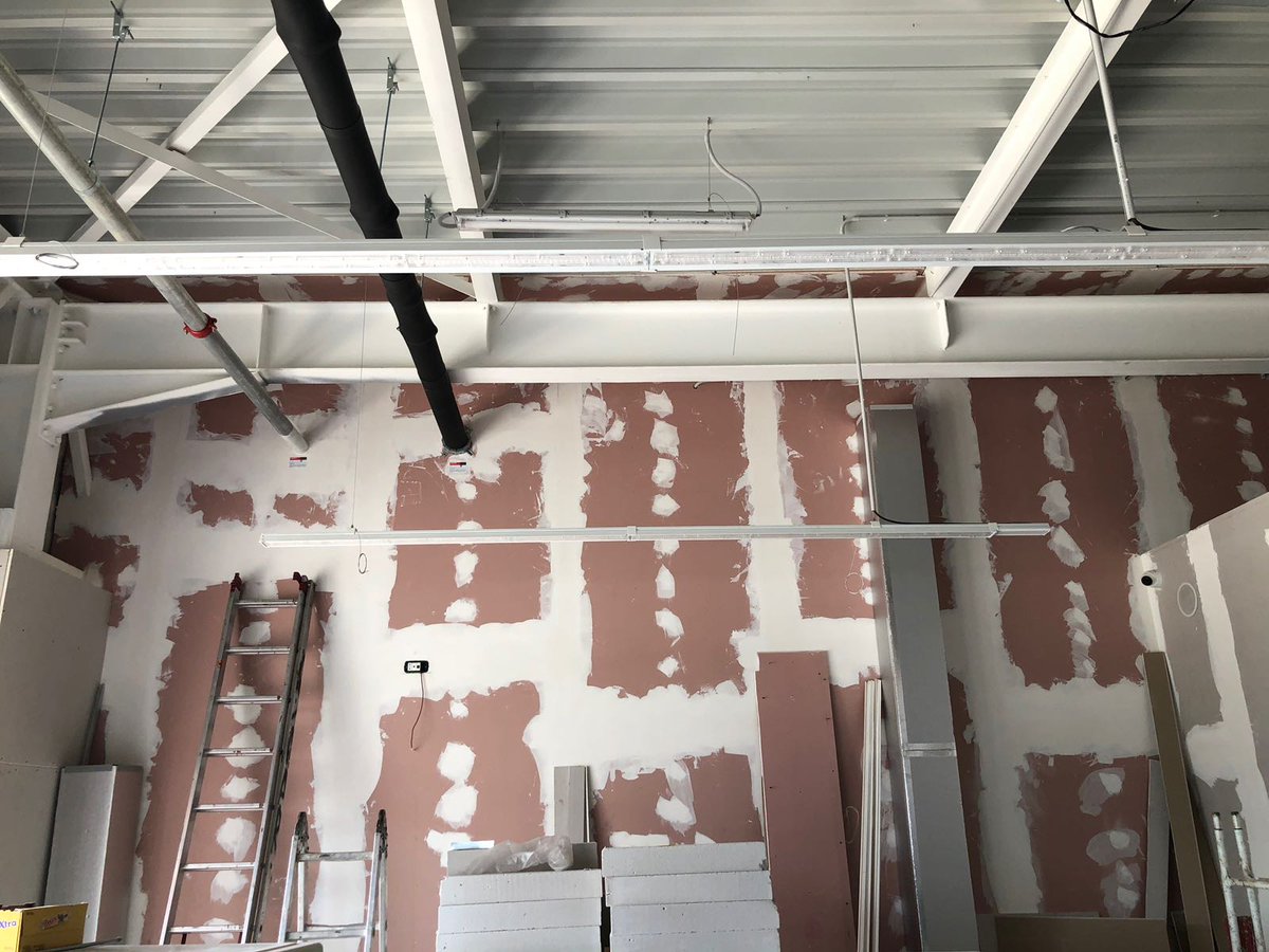 ▪️Hoy nos vamos al extranjero con nuestro nuevo proyecto en Rumania. Estad atentos!!
 ▪️Avui ens anem a l'estranger amb El nostre nou projecte a Romania. Estigueu atents!! 
 ▪️Today we are going abroad with our new project in Romania. Stay tuned!!