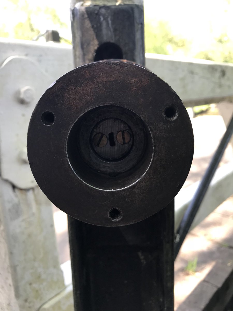 NBKinver's tweet photo. @CRTContactUs @CRTManPennine Hey CRT - someone has nicked the lock barrel off swing bridge 47 on the Macc. You can just about wiggle the innards to get it open but need some fixing please. Thank you 😊🌞🌞 https://t.co/DEcX4Ku9CG