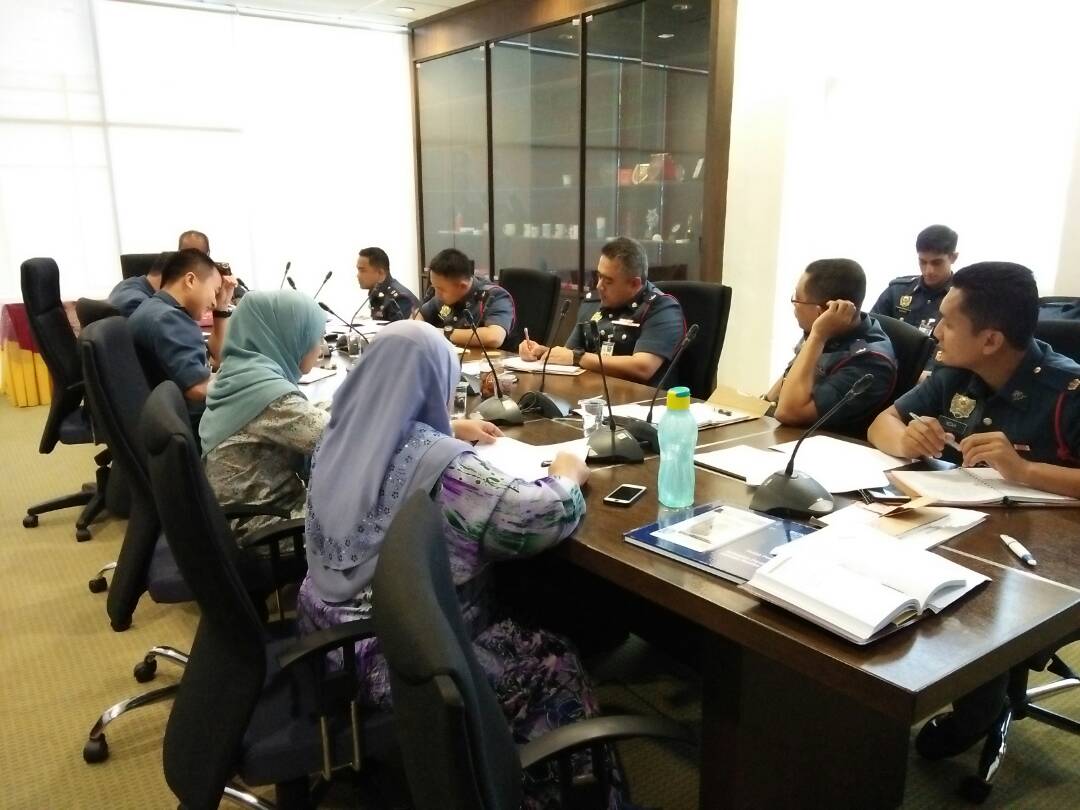 Fire_Research's tweet photo. Mesyuarat Pengurusan Bah. Perancangan dan Penyelidikan @puspek @bombaJBPM yang dipengerusikan oleh YS PKP RnP PKPjB Ahmad Izram bin Osman.. https://t.co/v9PVBDGRYR
