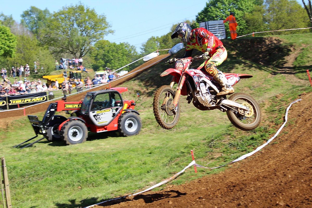 4Mark1's tweet photo. @JakeNicholls45 #DoubleWinner @Guynicholls7 @MaxxisBritishMX @Tru7tippers #TRUGroup #buildbase #alpinestars #oakley #podactive #honda #crf450r #ERSsuspension #tippersrus #TRUplant #trucksrus #tru7group #cgrobinson #stebbingscars #splandscapes #hopetech #MaxxisBritishMX https://t.co/UhassR4sId