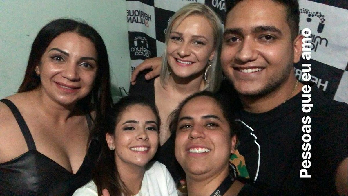 rosaseviolaohej's tweet photo. Aí você acorda e vê isso!!!!
Que noite foi essa???? To passada! Rsrs Nem se pode dormir mais kkkkkk
@juliano_hej @naiennedias @dayannadias @paulinha_bernardes @qnnymohanadocouto
#henriqueejuliano #julianoprincipe #mohanaprincesa #familiahej #dindas #amordefã #amordemais https://t.co/oRQOLmzZHy