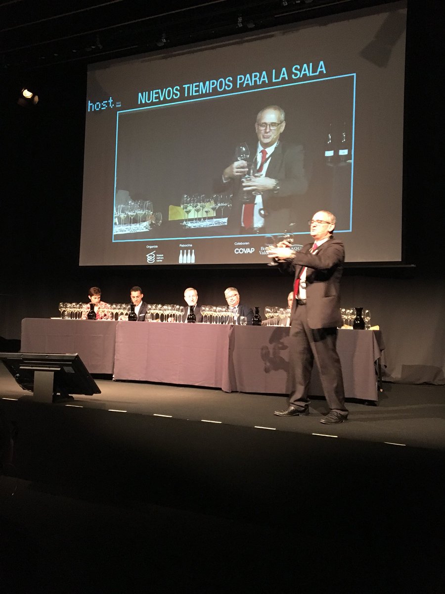 DO_Cava's tweet photo. @bculinary Tres tipos de copa: flauta, chianti y Veritas Champagne @riedel_spain @RFrancas “la copa es esencial, cambia el vino”@bculinary #host2018 https://t.co/ladSL10ufV
