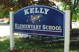 CCollazo112's tweet photo. Something that makes me smile....how about 3 things! My job, My class and My hubby! #KellySmiles #wo2world #lovelife https://t.co/uG7hBWvAfX
