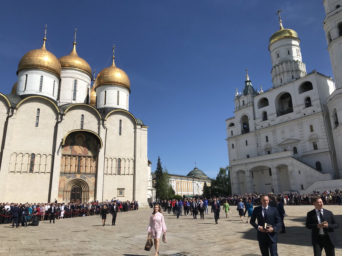 Название зданий на соборной площади кремля