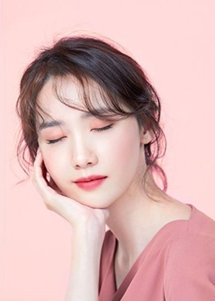 Hamkdy_'s tweet photo. ประทับใจเนื้อลิปรุ่นนี้โคตร 💓 #innisfree Real fit matte Liquid สี 09 สีที่ยุนอาเลือก🙋‍♂��� พอทาจะออกชมพูตุ่นๆ ไม่แดง เนื้อจะเหลวๆ แต่ชัด! พอแห้งแล้วแมท เนียนกับปาก ไม่ตกร่อง ไม่เป็นคราบ ขนาดเราเป็นคนปากแห้งมากๆอะ มันเกิดมาเพื่อคนปากแห้งแบบเรา ต้องมีๆๆ #ไว้รีวิวห้ามขายของโว้ยย https://t.co/Vf1C6VziBh