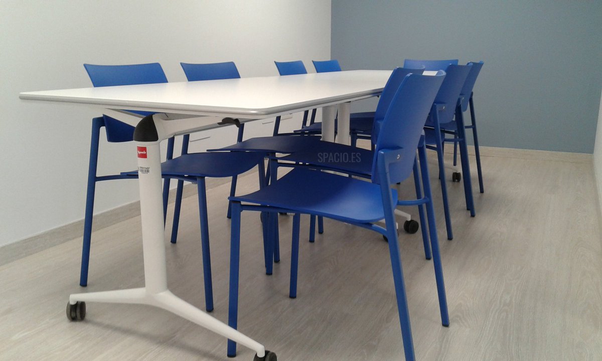 SpacioVa's tweet photo. Ya hemos instalado nuevas #mesas y #sillas en la Casa del Estudiante de #Valladolid 👨‍🎓

Comenzamos la semana con la batería al 100% 🔋

Nos gustan los lunes 😄

#ProyectoSpacio
#MueblesDeOficinaSpacioValladolid
#EnjoyYourWorkspace
#Spacio https://t.co/2LL1Wwy1hk