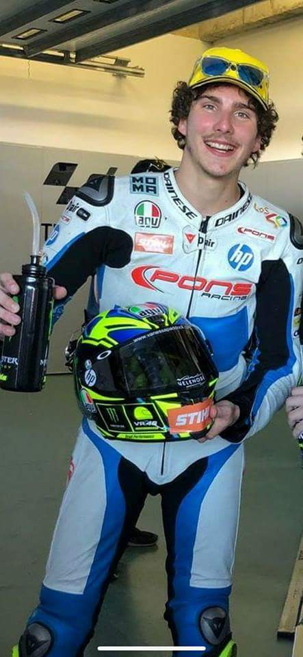 Lorenzo Baldassarri, sponsored by Velenosi Vini, wins the Grand Prix of Herez in Spain with Moto 2!
#velenosivini #1rstplace #jerez #spain #Moto2