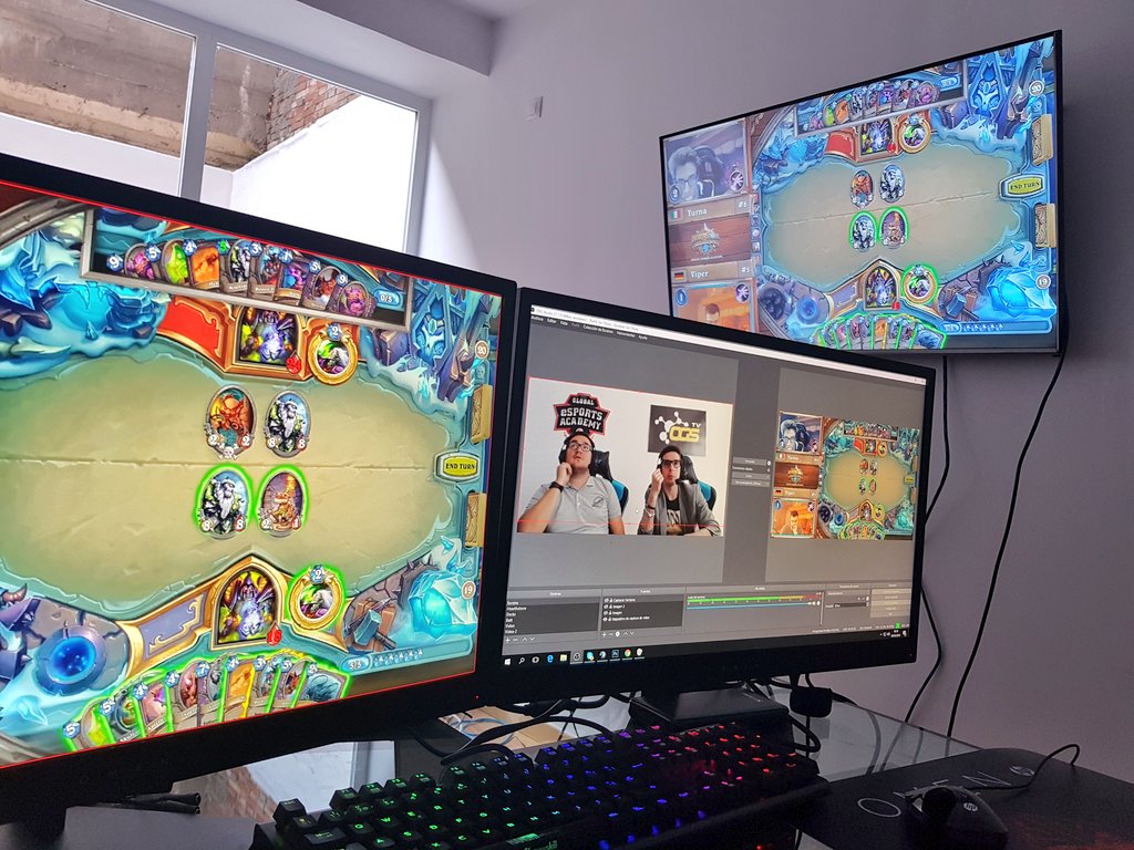 lissdark90's tweet photo. He disfrutado mucho estos dos días de poder ir a @GeSportsAcademy y llevar parte de la realización del stream de @hearthstone_es de las #HTCSummer
He disfrutado muchísimo de increíbles caster como @y0iy0_HS, @ramekiano, @DatKlarkar y muchos más
Todo esto gracias a @OGSeries_es https://t.co/Zggjt1bg0y