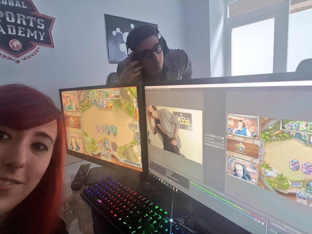 lissdark90's tweet photo. He disfrutado mucho estos dos días de poder ir a @GeSportsAcademy y llevar parte de la realización del stream de @hearthstone_es de las #HTCSummer
He disfrutado muchísimo de increíbles caster como @y0iy0_HS, @ramekiano, @DatKlarkar y muchos más
Todo esto gracias a @OGSeries_es https://t.co/Zggjt1bg0y