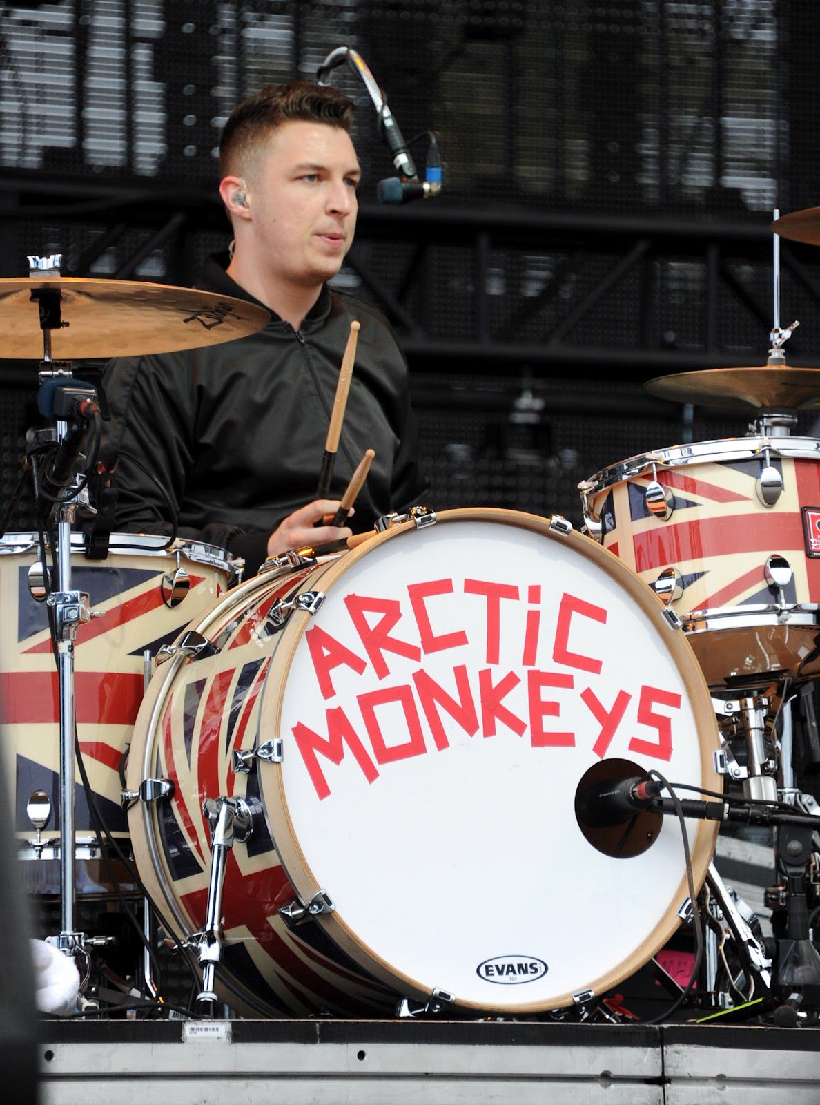 Happy Birthday \Matt Helders\
Band: Arctic Monkeys
Age: 32 