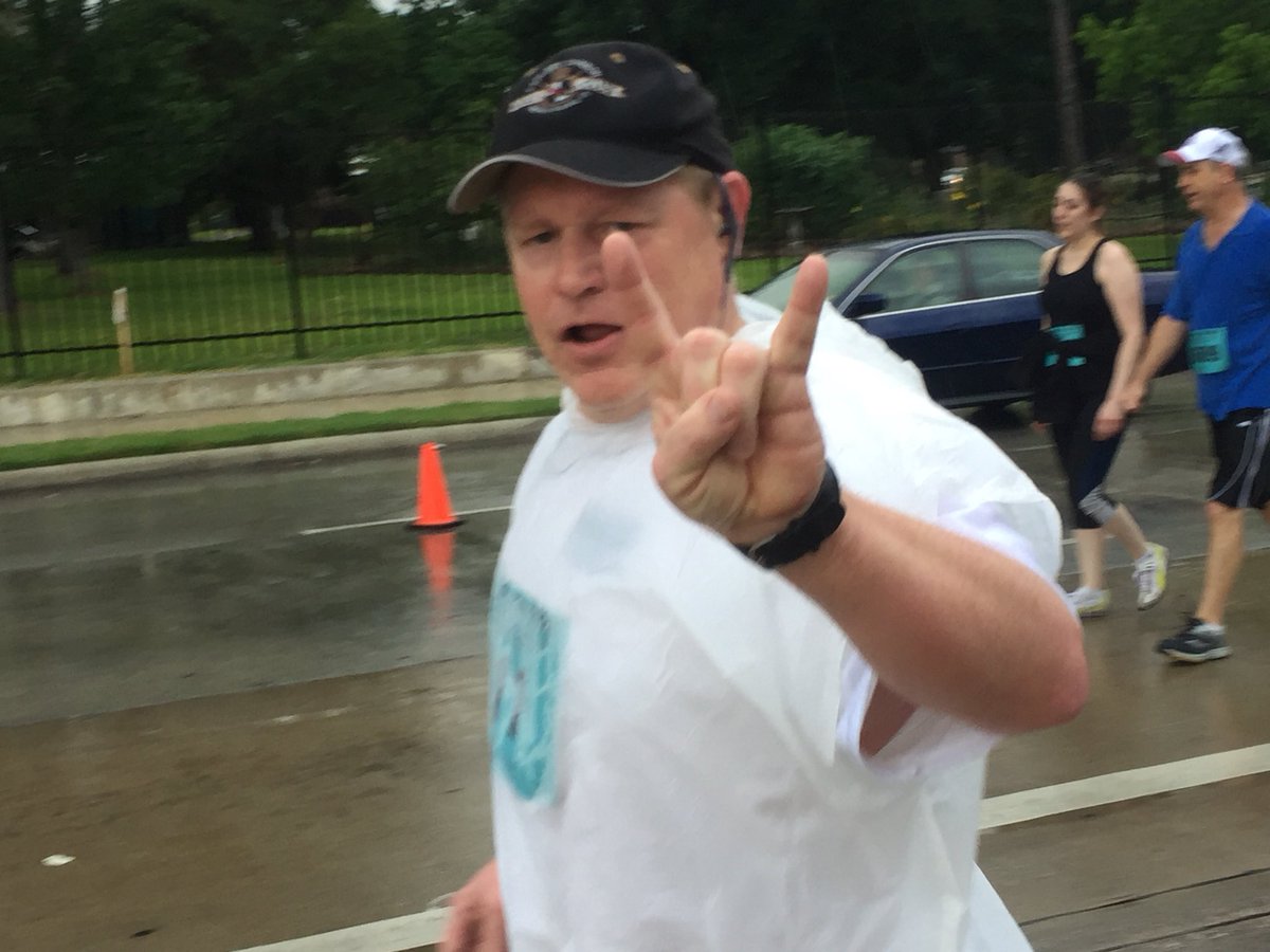 JoyZtx's tweet photo. Both @BEBTX owners were out in full force on Saturday morning at @MDAndersonNews Sprint for Life 5K #RunForRama. Great job guys! @BEBRonR @BEB_RO https://t.co/dJXvFpifyj
