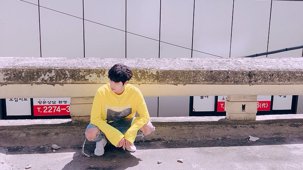 official__IZ's tweet photo. [#지후] 여러분 오늘도 버스킹 보러 와주셔서 감사합니다! 응원도 크게 해주셔서 너무 좋았어요 아이럽 최고 👍

#JIHOO #��이즈 #IZ https://t.co/1L01zDR5cj