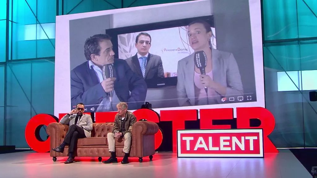 Chester_cuatro's tweet photo. .@QuiqueSanfran analiza el vídeo viral de las hipotecas: “Sinceramente van ‘hasta el culo’, lo sé por experiencia” #ChesterTalent https://t.co/syua0eoIEC https://t.co/qxmFfTAbkZ