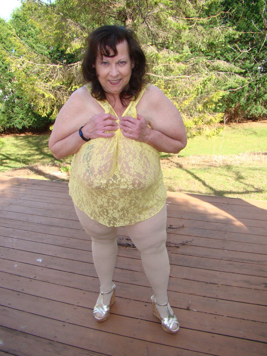 Alyee B on X: Welcome to Monday ... Hugs Alyee B t.coCaaMFORiGm   X