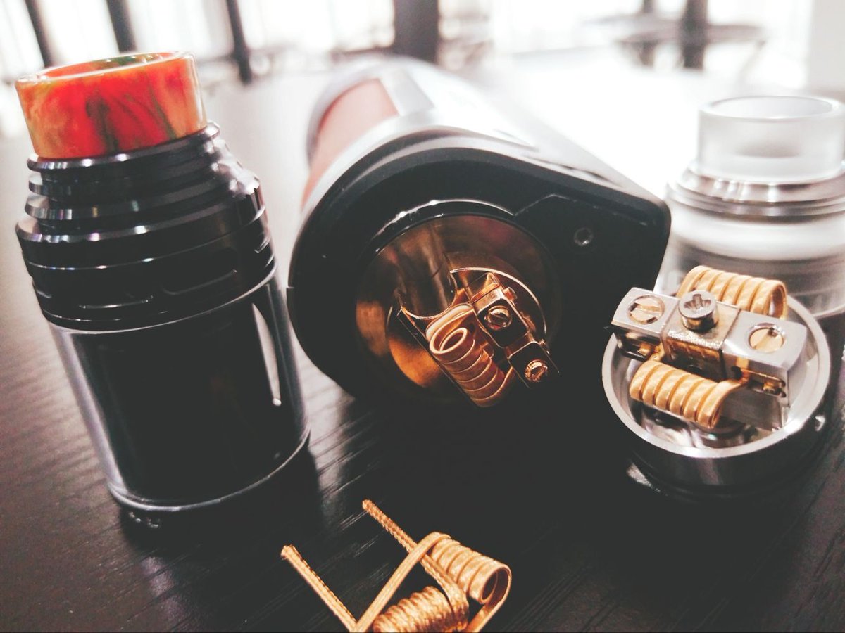 VapeflyOfficial's tweet photo. #horusrta vs #wormholerda, Which one would be your first pick?π€π¨
#vapefly #singlecoil #dualcoils #vapelife #cloudchaser #cloudchasing #vapelyfe #vape #vapeon #handcheck https://t.co/AKqPxPPdx8
