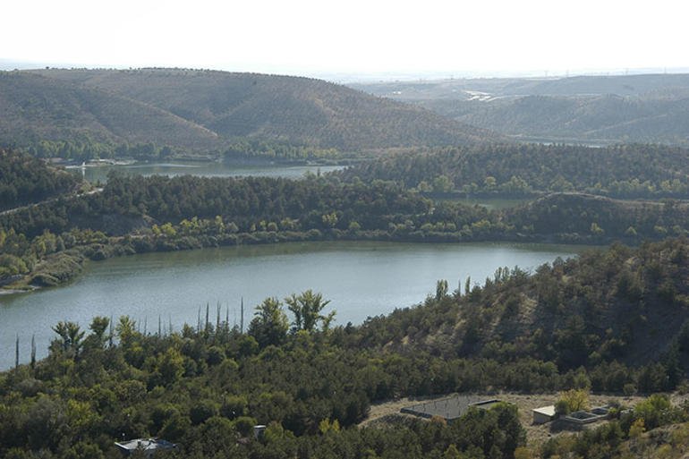 Ankara'da flaş karar! 
Ankaralıların özellikle hafta sonu akın ettiği Eymir Gölü’ne artık toplu taşımayla da ulaşılacak. Eymir Gölü’ne EGO otobüs seferleri, 5 Mayıs Cumartesi gününden itibaren başlıyor.

inceklife.net/ankarada-flas-…

#incek #haber #ego #eymür #gölü <a href="/IncekLoft/">Incek Loft</a>