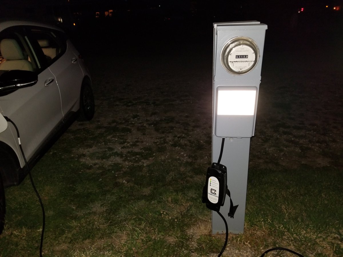 SCcooperatives's tweet photo. Our #SouthernJoule travelers stopped Sunday night at the Red Desert Campground in Rawlins, WY. They're recharging themselves and their all-electric car. 290 miles left to Salt Lake City. Good luck Mike & Colin! #DriveEVent https://t.co/dtJrDWTlEV