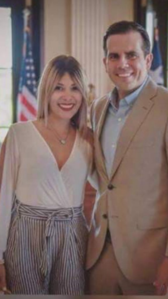 SamuelCepedaPR's tweet photo. Hola! Se exitoso en la vida como Anglimarí Rodríguez Pabón que tiene un Puestazo, anda de “date” con el gobernador y quiere que exterminen a esos pelús socialistas que protestan.
#HistoriasDeExito
#PuertoRicoSeLevanta
#LEPV
#UnEquipo
#QueGuame https://t.co/znn4EcZMNZ
