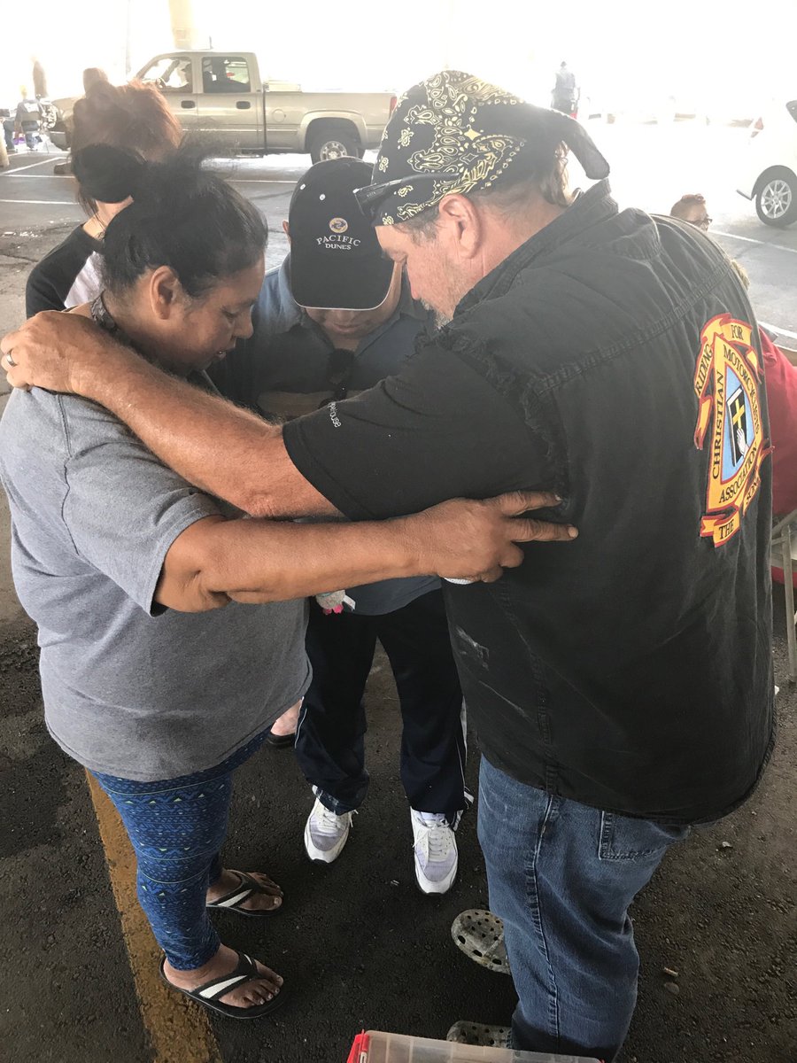 PastorBHOG's tweet photo. Declaring the Way, the Truth and the Life to the homeless under the bridge in Austin TX. Who are the “homeless”? Anyone who doesn’t know Jesus Christ as the Lord of their life is homeless. My prayer is that you have a home in Christ Jesus! #radical #truth #live-love #Homeless https://t.co/WQisUBYPrK