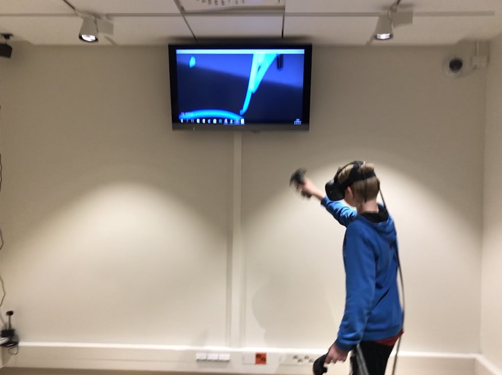Elever från Smedsby-Böle skola på besök. #Pepper och #VR testas. Presenteras på digicirkel 2.