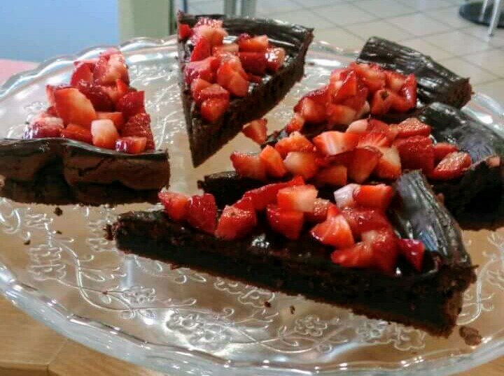 JanTandyrak's tweet photo. #wiosenne #czekoladowe #brownie z truskawkami w #MaltaBistro w #Kortowie w #Olsztynie. Polecam. #UWM #Olsztyn. 👍 https://t.co/pVwY13PuGX