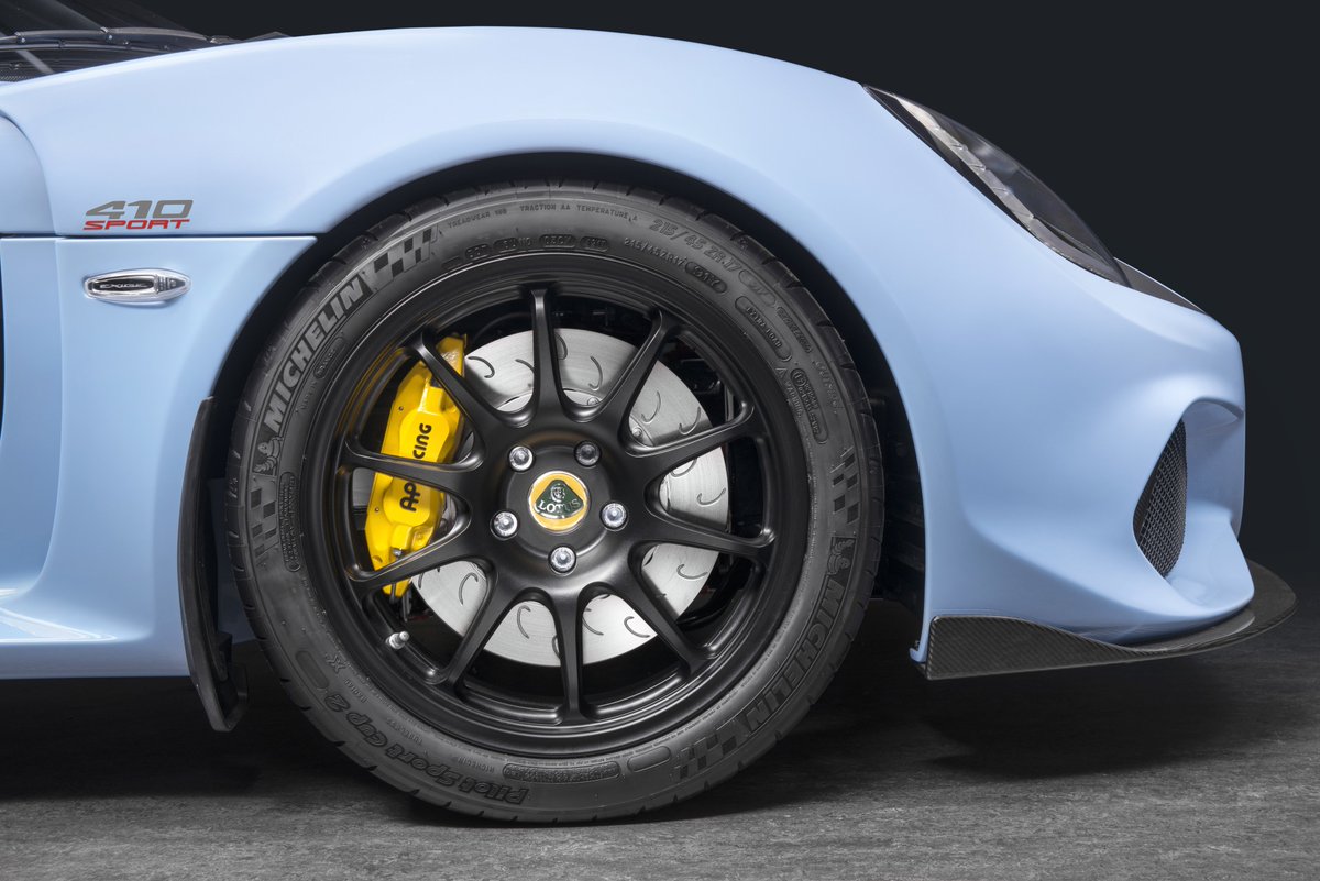 carfluenza's tweet image. RT grouplotusplc "Honed and enhanced: the Exige Sport 410 rewrites the performance car rules. Where would you take it for a drive? #Lotus70 #LightisRight #Exige https://t.co/wHQ2RtRbAB" #lotusmunich